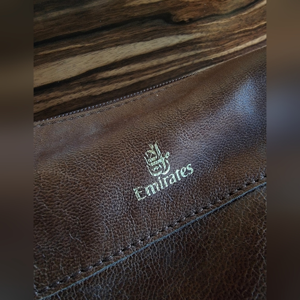 NEW Emirates First Class Leather Amenity Kit - Picture 10 of 13